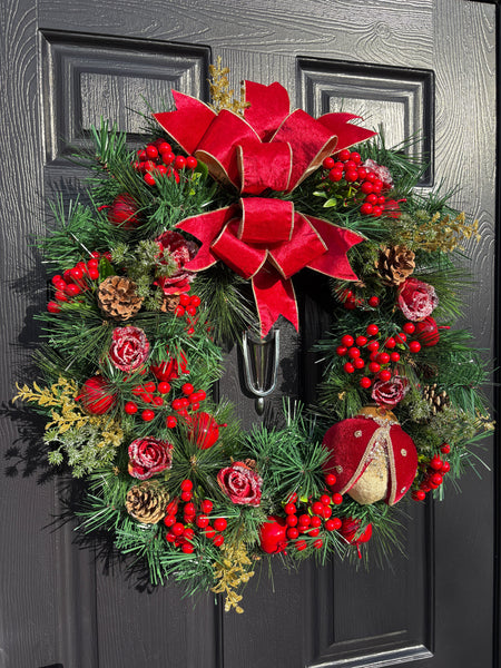 Traditional 65cm Frosted Rose Wreath